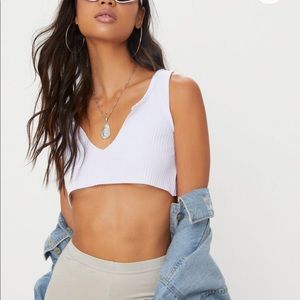 White rib deep v raw edge crop top